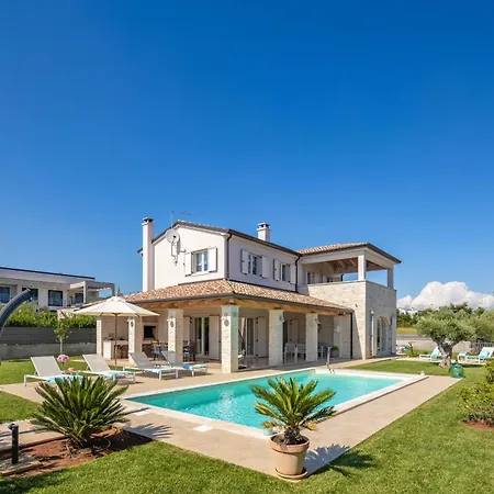 Karla Tar 빌라 Tar-Vabriga