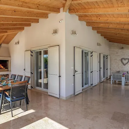 Villa Karla Tar Tar-Vabriga