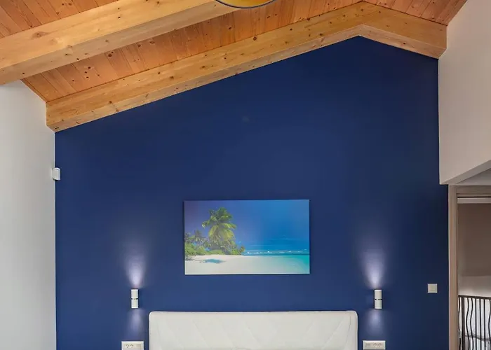 Karla Tar Villa Tar-Vabriga